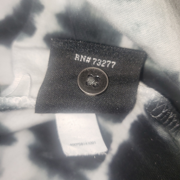 ROCK & REPUBLIC LONG SLEEVE BLACK & WHITE TIE DYE SHIRT SIZE LARGE - Picture 8 of 10